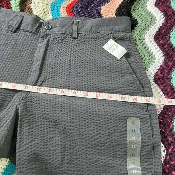 NWT Gap Shorts Mens 32 7 Inch Flat Front Essential Khaki Seersucker Gray - Picture 11 of 12